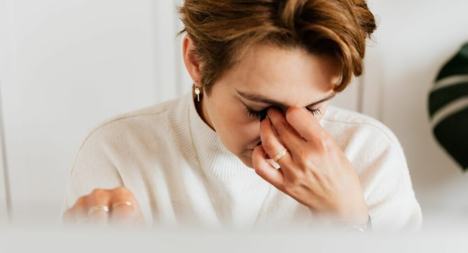 Démangeaisons et stress : quand l'anxiété se lit sur la peau
