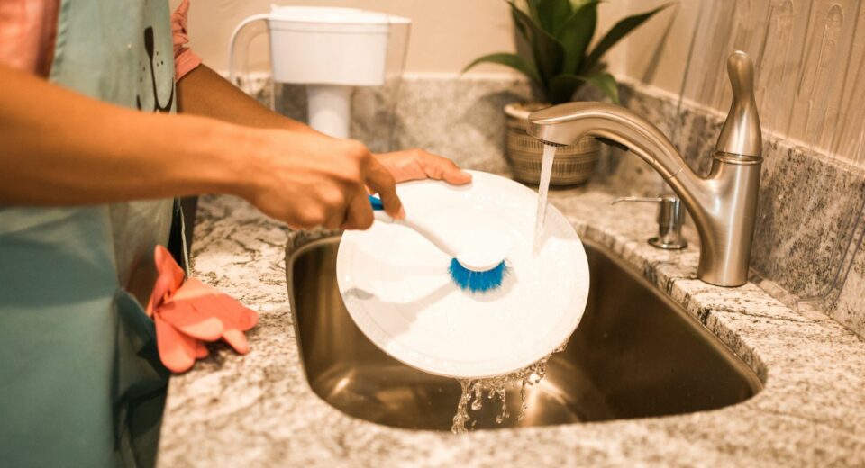 Eczéma des mains : protéger sa peau au travail et à la maison
