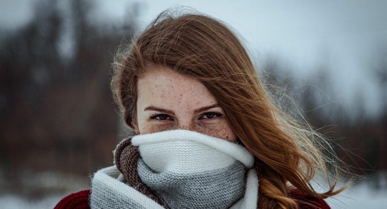 Eczéma en hiver : adapter sa routine quand il fait froid