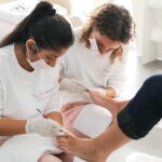 Mains sèches et crevassées : réparer sa peau en quelques jours