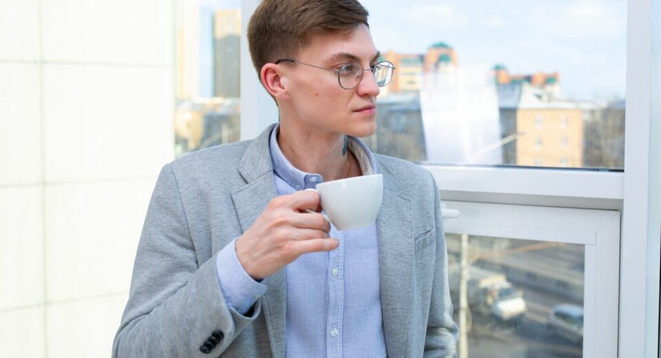 Stress au travail : 7 micro-pauses pour relâcher la pression